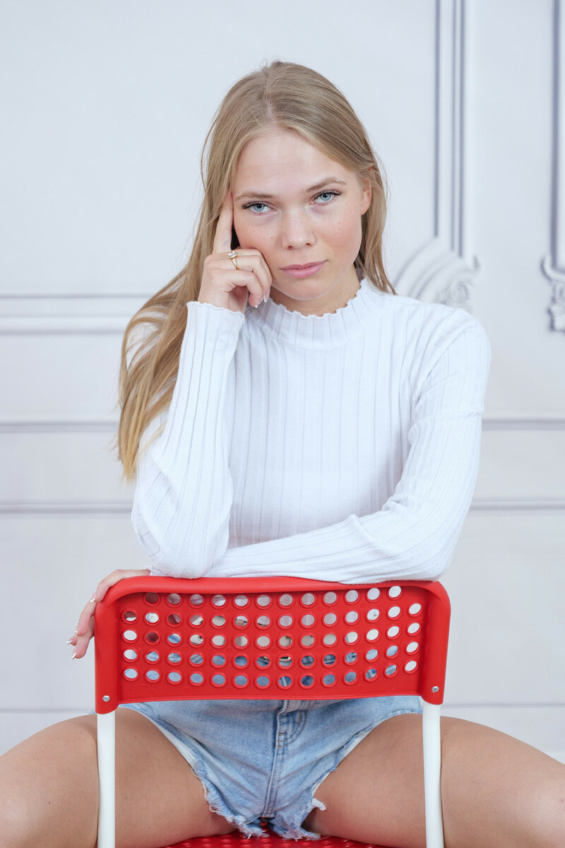Снежана, 24