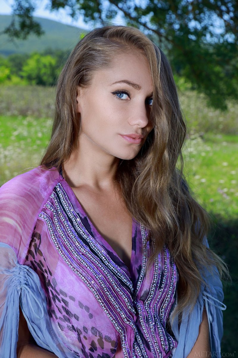 Дина, 22